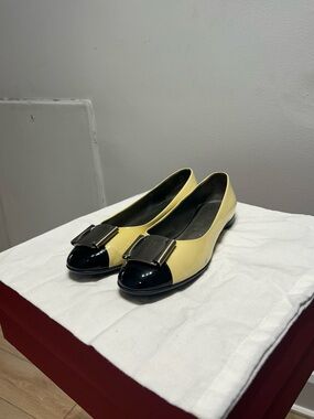 Ferragamo Ballet Flats Vara Bow Logo Hardware Size 9.5-10 US / 40-41 EU